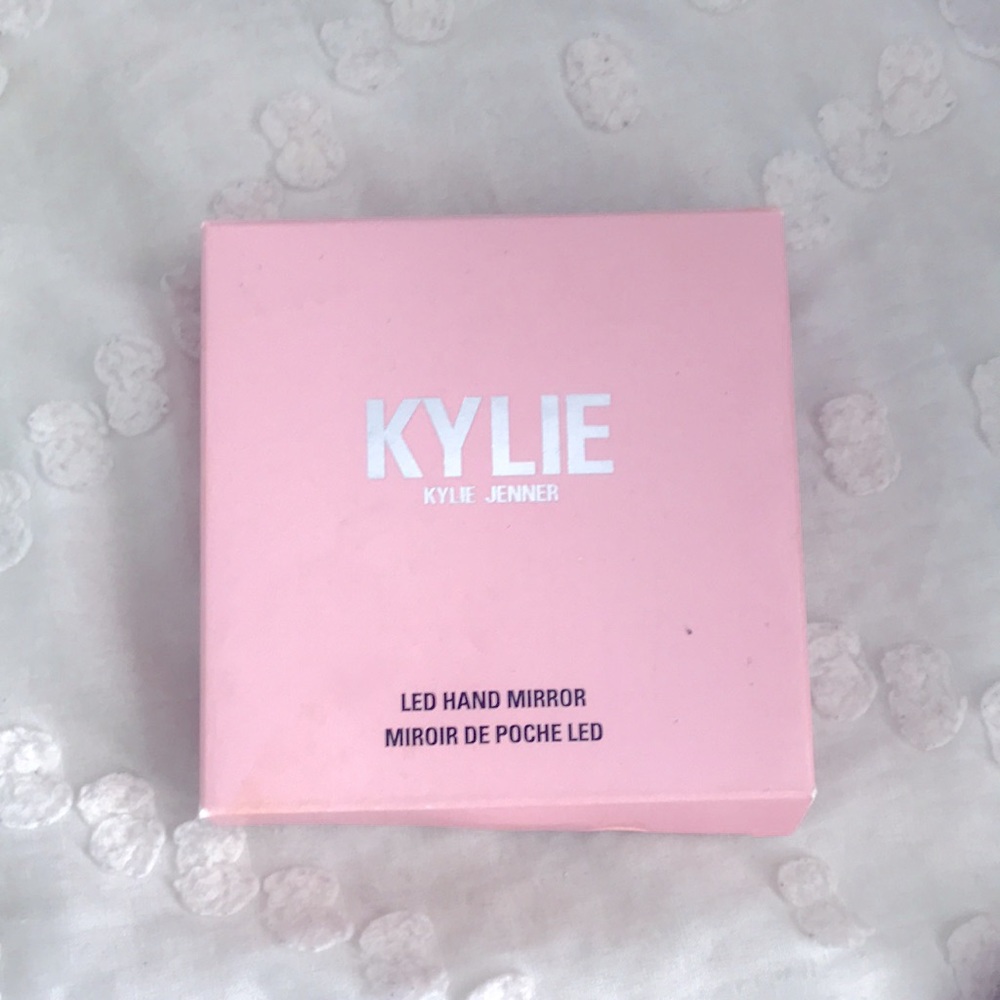 KYLIE JENNER LED HAND MIRROR - Picture 2 of 6